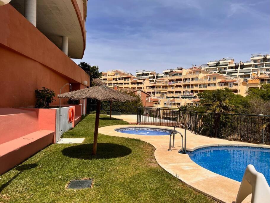Benalmadena Costa Malaga Apartamento Muy Acogedor Con Vistas Al Mar Terraza Gigante Para Verano E Invierno Parking Exterior foto