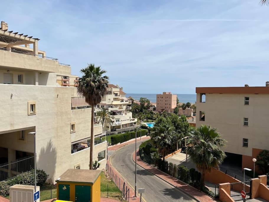 Benalmadena Costa Malaga Apartamento Muy Acogedor Con Vistas Al Mar Terraza Gigante Para Verano E Invierno Parking Exterior foto